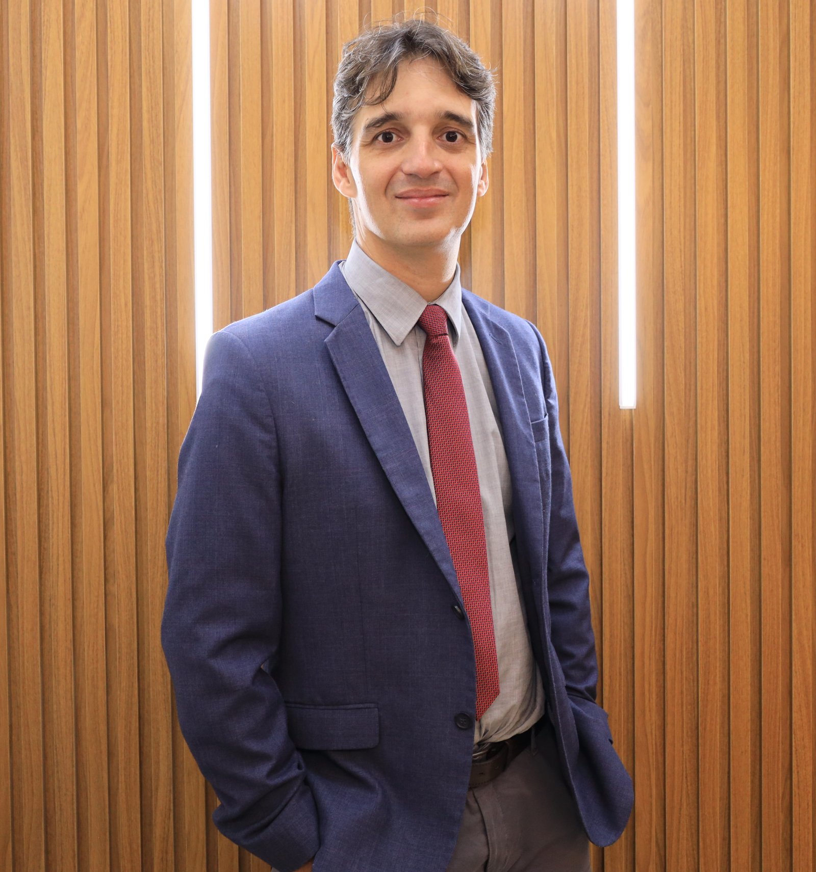Dr. Márcio Costa